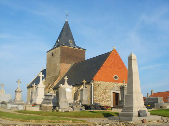 L'église Saint-Éloi et le monument aux morts - Bazinghen (62250) - Pas-de-Calais