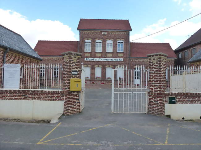 Maire et école communale - Dohem (62380) - Pas-de-Calais