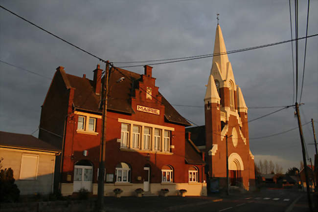La mairie et l'église - Fresnes-lès-Montauban (62490) - Pas-de-Calais