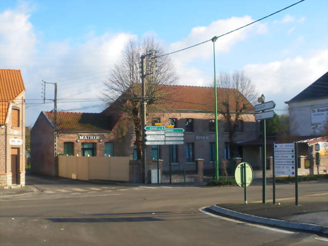 La mairie et l'école - Gauchin-Légal (62150) - Pas-de-Calais