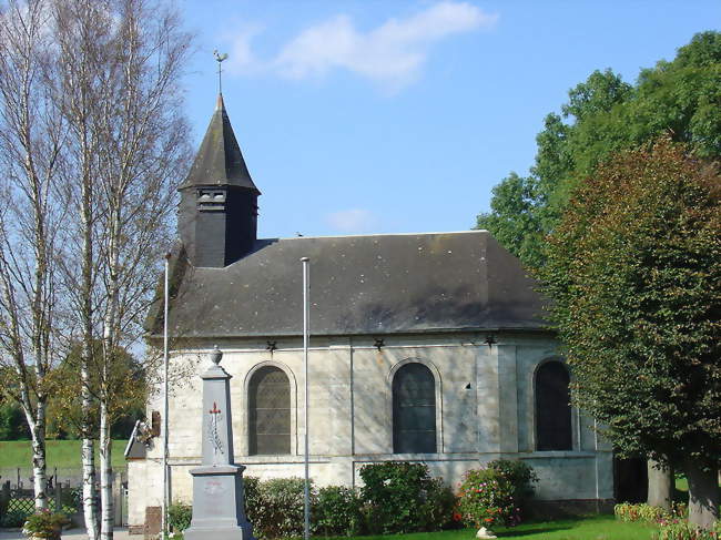 Le monument aux morts devant l'église - Gouves (62123) - Pas-de-Calais