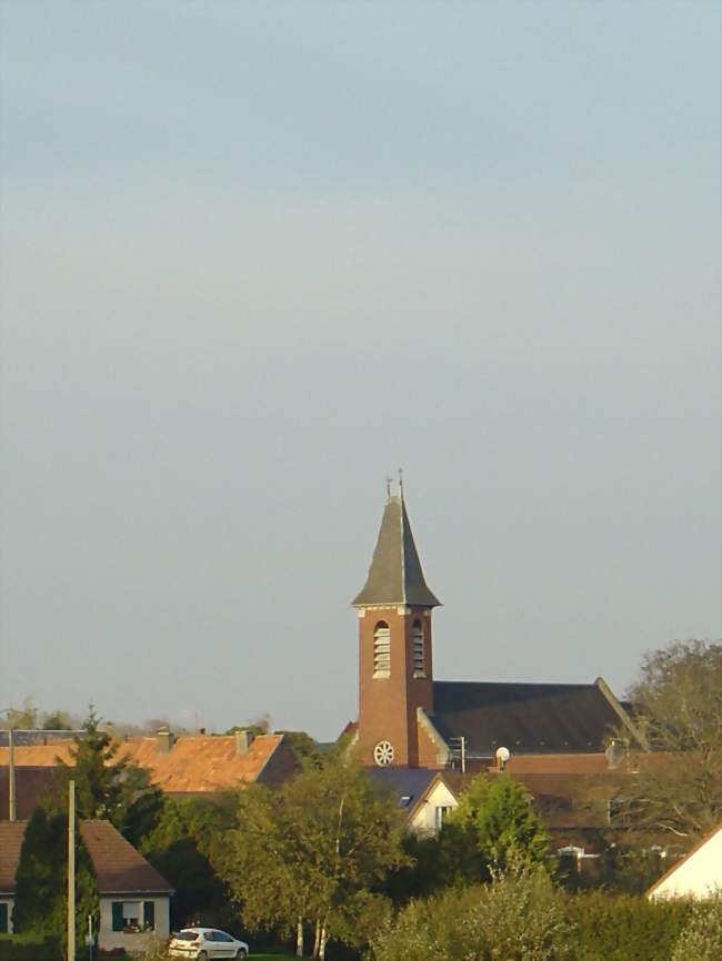 La commune, avec au centre l'église Saint-Léger - Guémappe (62128) - Pas-de-Calais