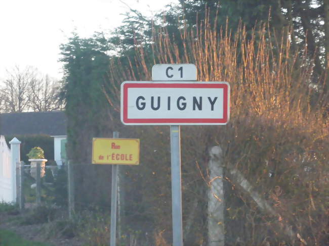 Une entrée de la commune - Guigny (62140) - Pas-de-Calais