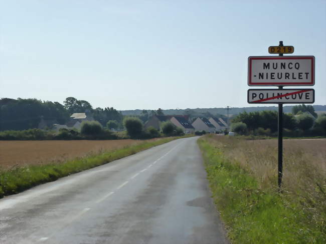 le village vue du côté de Polincove - Muncq-Nieurlet (62890) - Pas-de-Calais