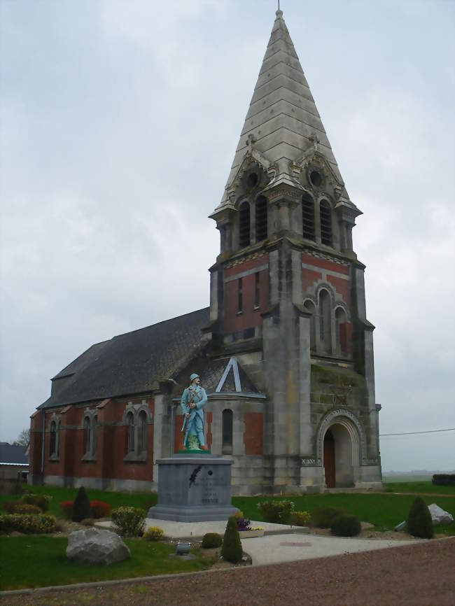 Le monument aux morts devant l'église - Neuville-Bourjonval (62124) - Pas-de-Calais