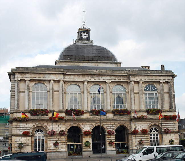 L'hôtel de ville de Saint-Omer - Saint-Omer (62500) - Pas-de-Calais