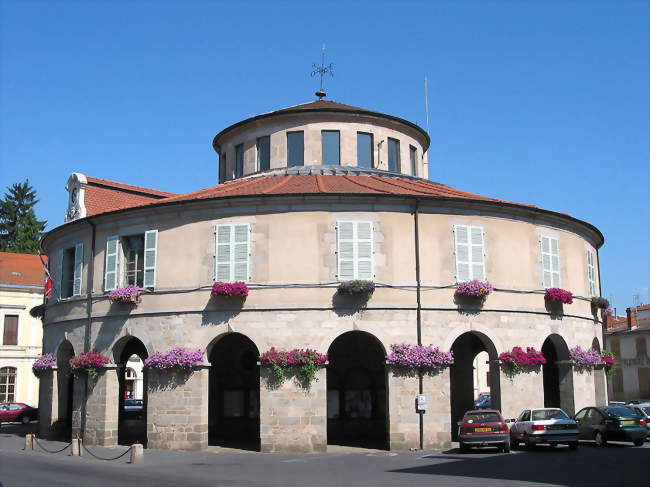 La mairie ronde - Ambert (63600) - Puy-de-Dôme