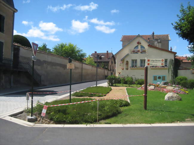 L'entrée du village - Ardes (63420) - Puy-de-Dôme