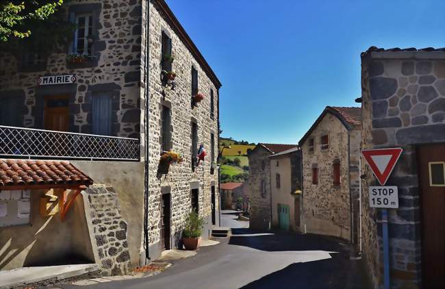 La mairie de Clémensat - Clémensat (63320) - Puy-de-Dôme