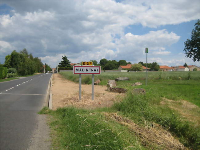 Entrée de la commune, à partir de la route de Malintrat - Malintrat (63510) - Puy-de-Dôme