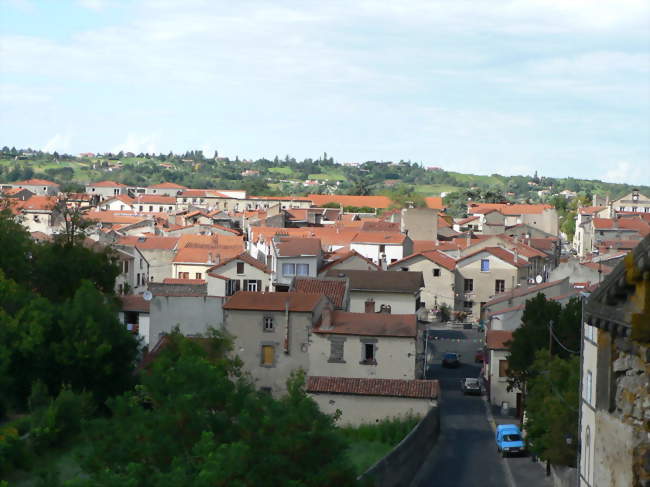 Le centre-bourg de Mozac vu du clocher de l'église - Mozac (63200) - Puy-de-Dôme