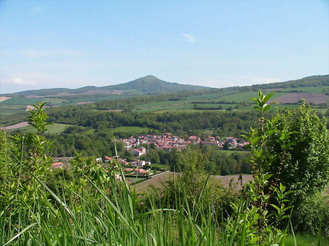 Vue du village depuis Lavelle - Saint-Vincent (63320) - Puy-de-Dôme