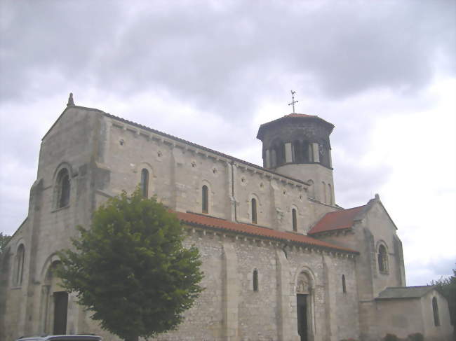 L'église - Thuret (63260) - Puy-de-Dôme