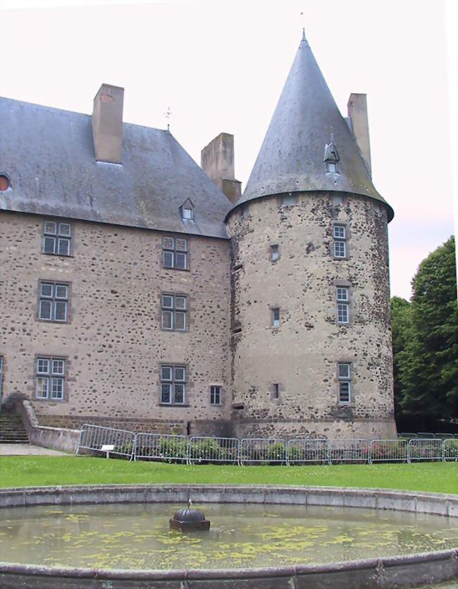Le château de Villeneuve-Lembron - Villeneuve (63340) - Puy-de-Dôme