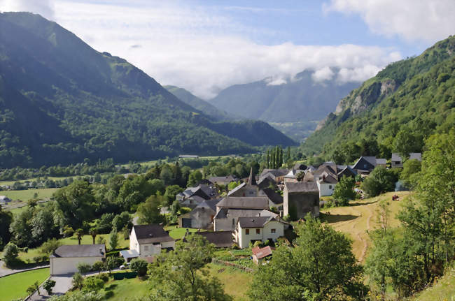 Le bourg de Gère, sur la commune de Gère-Bélesten - Gère-Bélesten (64260) - Pyrénées-Atlantiques