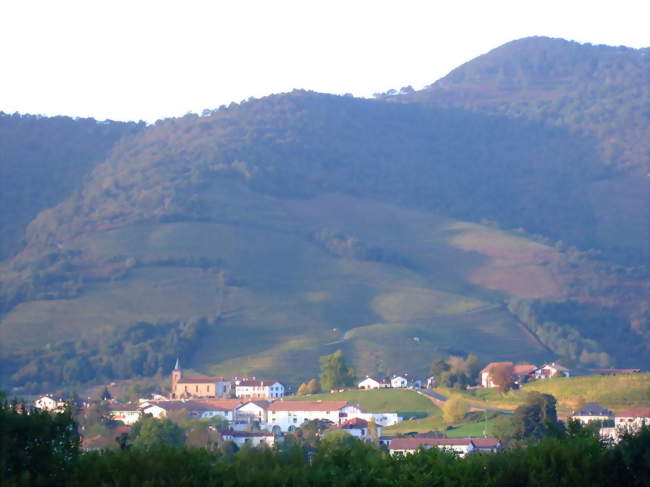 Ispoure vu depuis Saint-Jean-Pied-de-Port - Ispoure (64220) - Pyrénées-Atlantiques