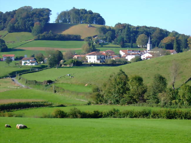 Le village - Lacarre (64220) - Pyrénées-Atlantiques