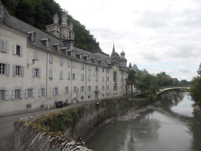 Vue générale sur les sanctuaires de Bétharram - Lestelle-Bétharram (64800) - Pyrénées-Atlantiques