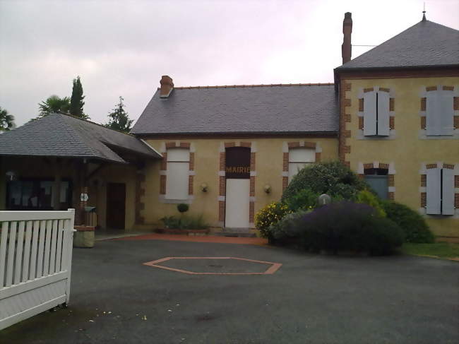 La mairie de Momy - Momy (64350) - Pyrénées-Atlantiques