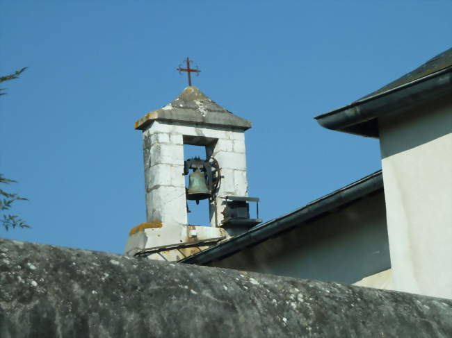 Le clocher de léglise de Sarpourenx - Sarpourenx (64300) - Pyrénées-Atlantiques