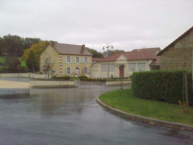 Le centre du village - Taron-Sadirac-Viellenave (64330) - Pyrénées-Atlantiques