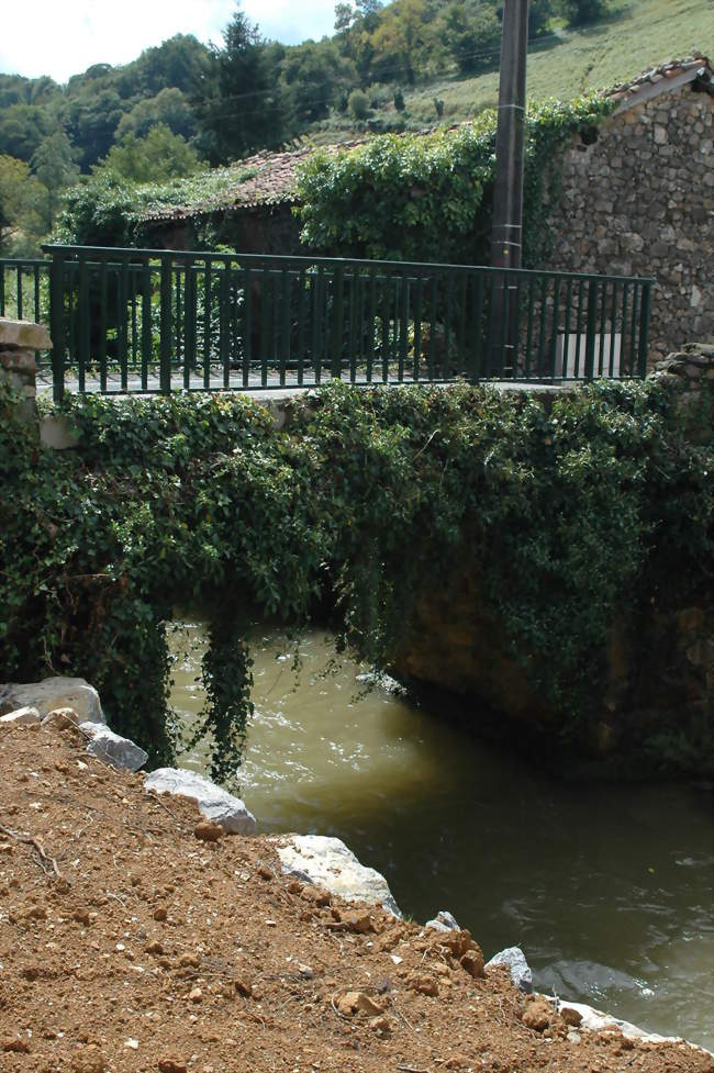 Pont sur la Nive des Aldudes - Urepel (64430) - Pyrénées-Atlantiques