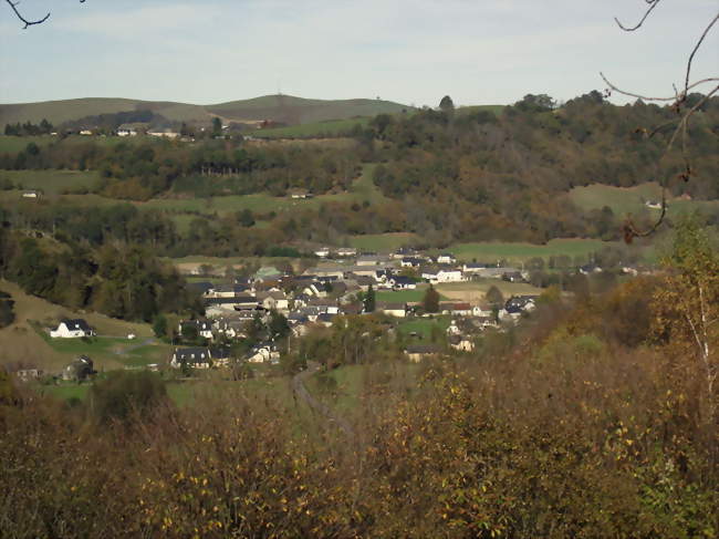 Arcizac-ez-Angles vu des hauteurs des Angles - Arcizac-ez-Angles (65100) - Hautes-Pyrénées