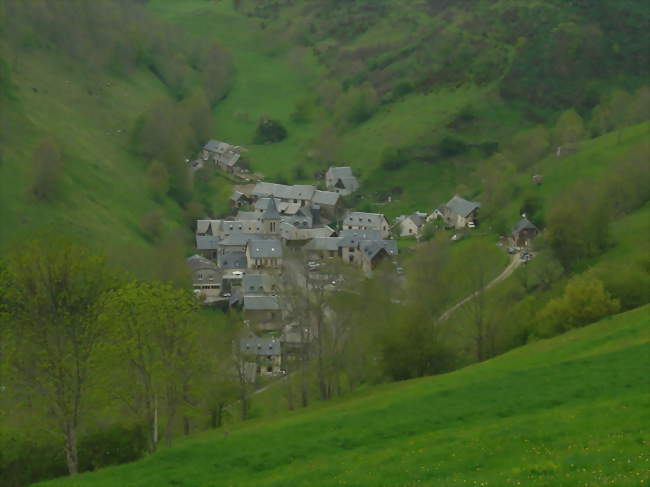 Village vu depuis la route du col d'Aspin - Aspin-Aure (65240) - Hautes-Pyrénées