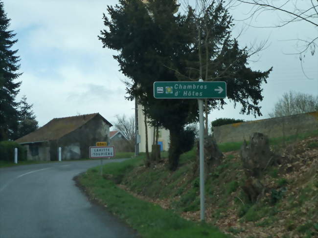 L'entrée dans Lahitte-Toupière - Lahitte-Toupière (65700) - Hautes-Pyrénées