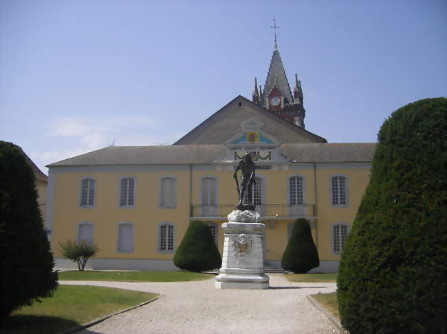 Hôtel de ville de Vic-en-Bigorre - Vic-en-Bigorre (65500) - Hautes-Pyrénées