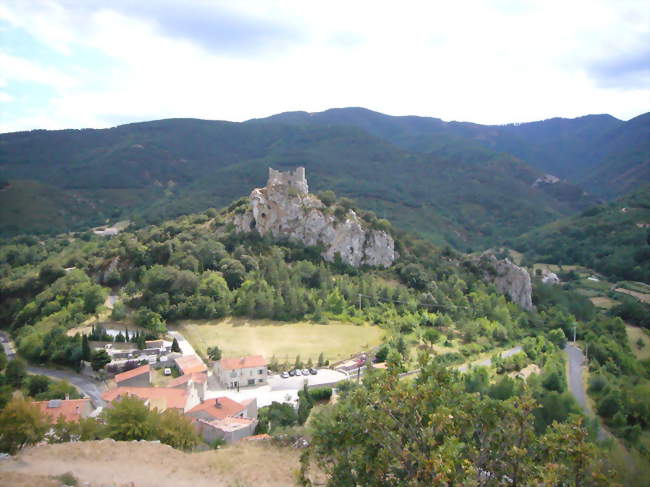 Fenouillet et le Castel Sabarda - Fenouillet (66220) - Pyrénées-Orientales