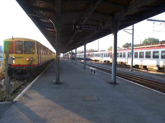 Début de la ligne ferroviaire de Cerdagne et de ses « petits trains jaunes » à Latour-de-Carol - Latour-de-Carol (66760) - Pyrénées-Orientales