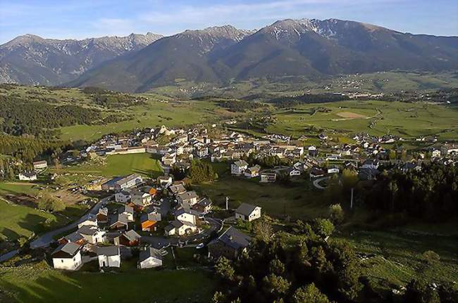 Vue aérienne de la Llagonne - La Llagonne (66210) - Pyrénées-Orientales