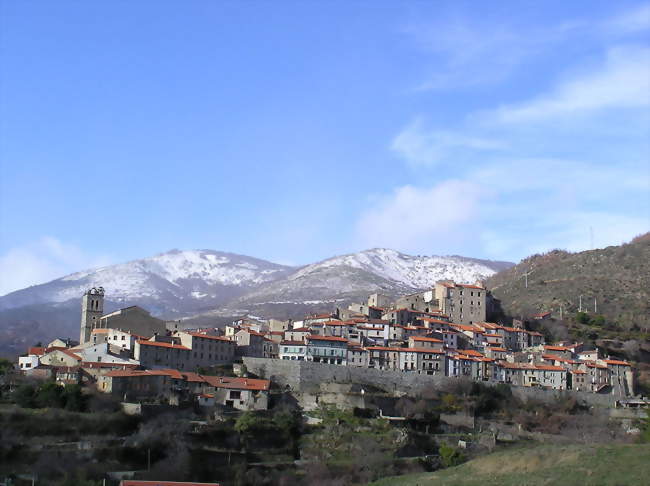 Le village au printemps - Mosset (66500) - Pyrénées-Orientales
