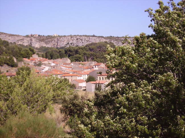 Vue générale du village - Vingrau (66600) - Pyrénées-Orientales