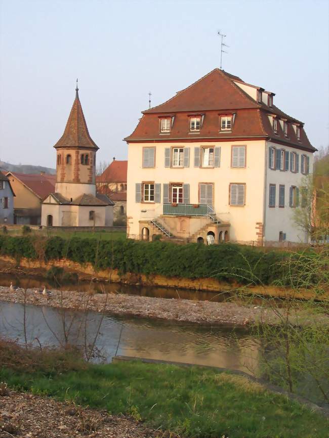 Ancien baptistère, dit chapelle Saint-Ulrich, et la maison Audéoud - Avolsheim (67120) - Bas-Rhin