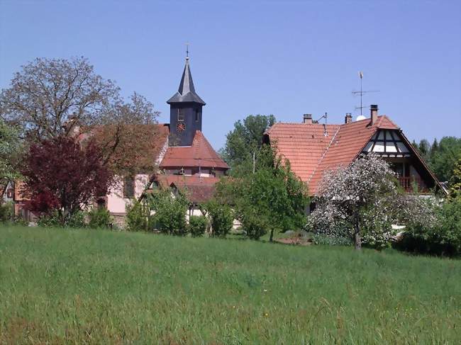 Vue de Menchhoffen et son église - Menchhoffen (67340) - Bas-Rhin