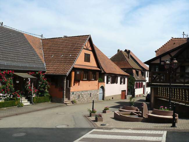 Une place du village - Saint-Nabor (67530) - Bas-Rhin