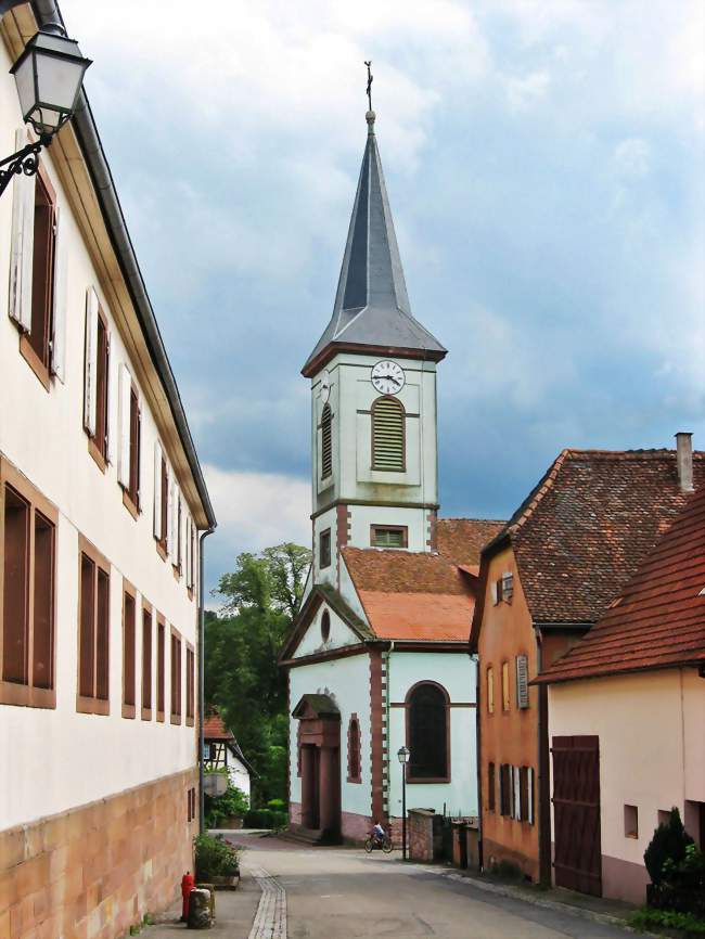 Wingen - vue sur l'église Saint-Barthélémy - Wingen (67510) - Bas-Rhin