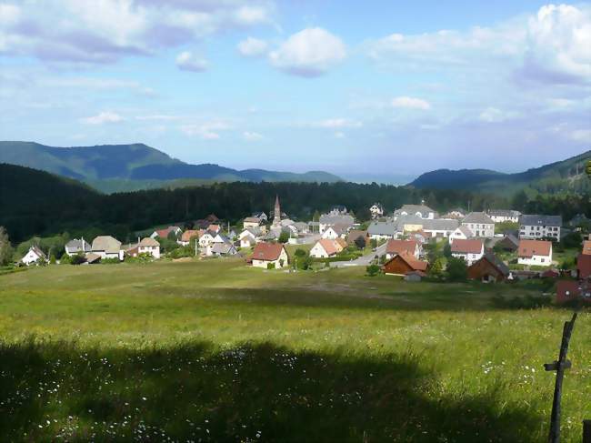 Vue sur une partie du village - Aubure (68150) - Haut-Rhin
