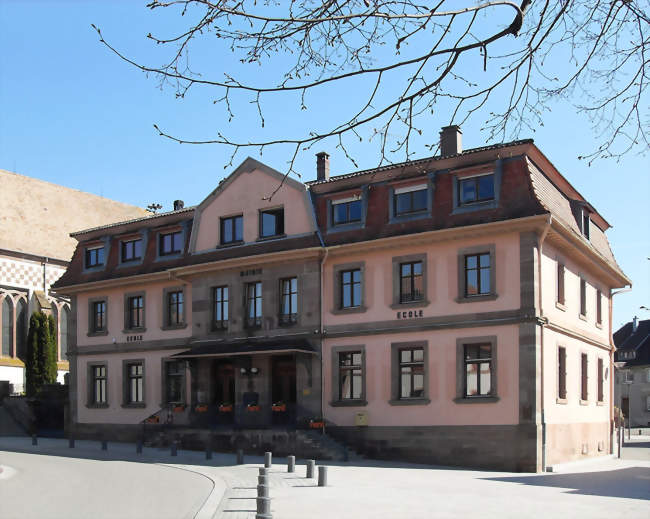 La mairie-école - Burnhaupt-le-Haut (68520) - Haut-Rhin