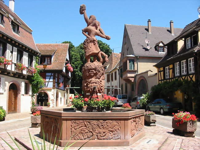 Fontaine allégorique de la place Lt Dutilh - Kientzheim (68240) - Haut-Rhin