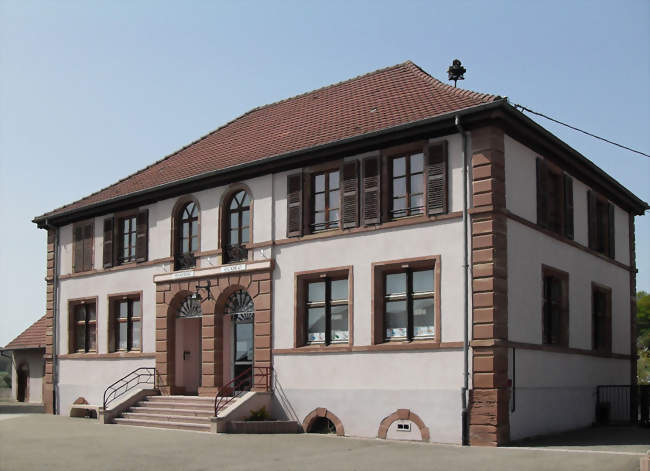La mairie-école de Traubach-le-Haut - Traubach-le-Haut (68210) - Haut-Rhin