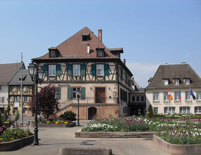 L'hôtel de ville - Wintzenheim (68920 Wintzenheim - 68124 Logelbach) - Haut-Rhin