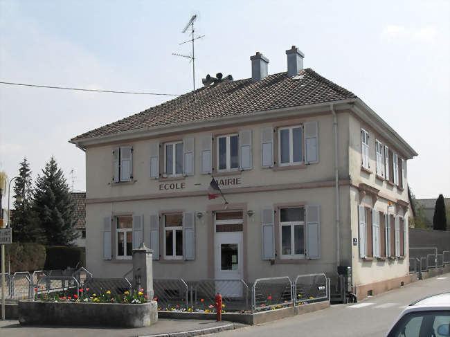 La mairie-école - Zaessingue (68130) - Haut-Rhin