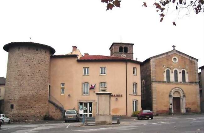 La tour, la mairie et l'église (de gauche à droite) - Brindas (69126) - Rhône