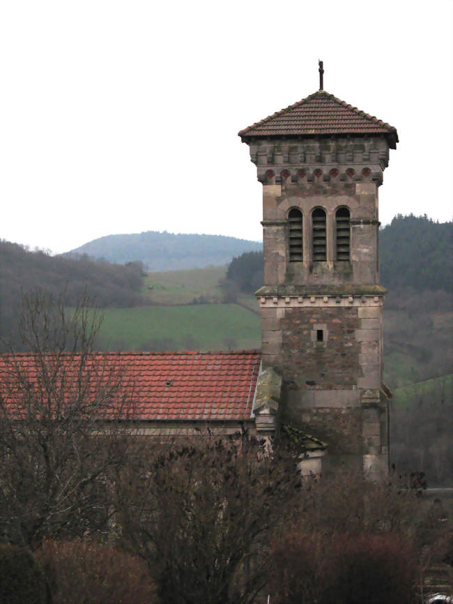 Le clocher de l'église du village - Cenves (69840) - Rhône