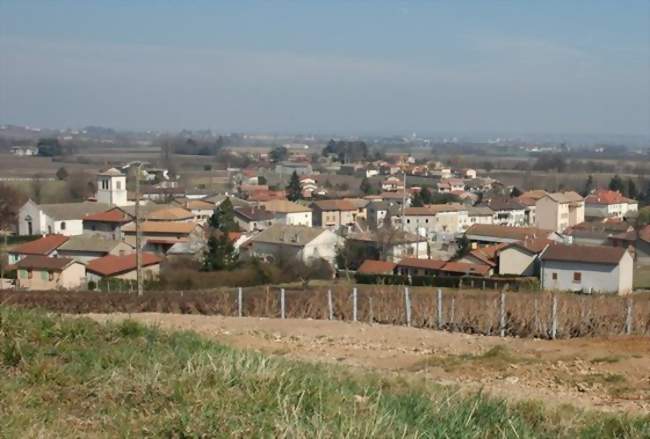 Le village en mars 2005 - Charentay (69220) - Rhône