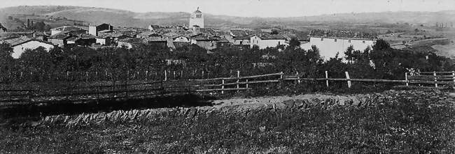 Vue d'ensemble au début du XXe siècle - Longes (69420) - Rhône