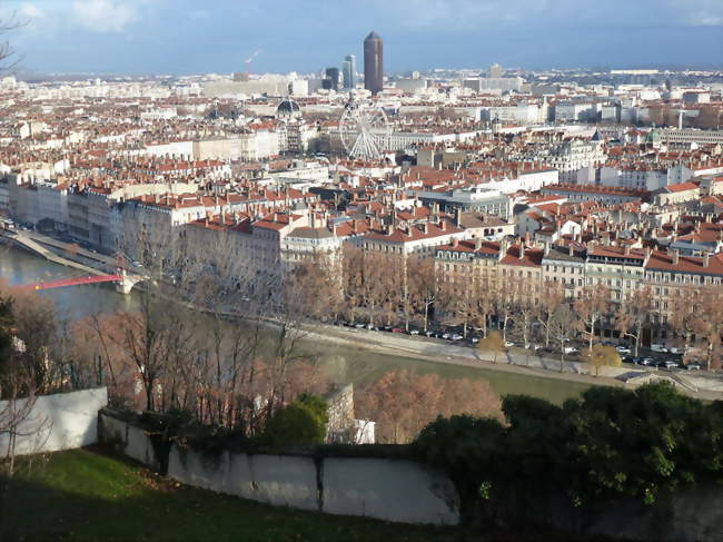 Vue partielle du centre-ville